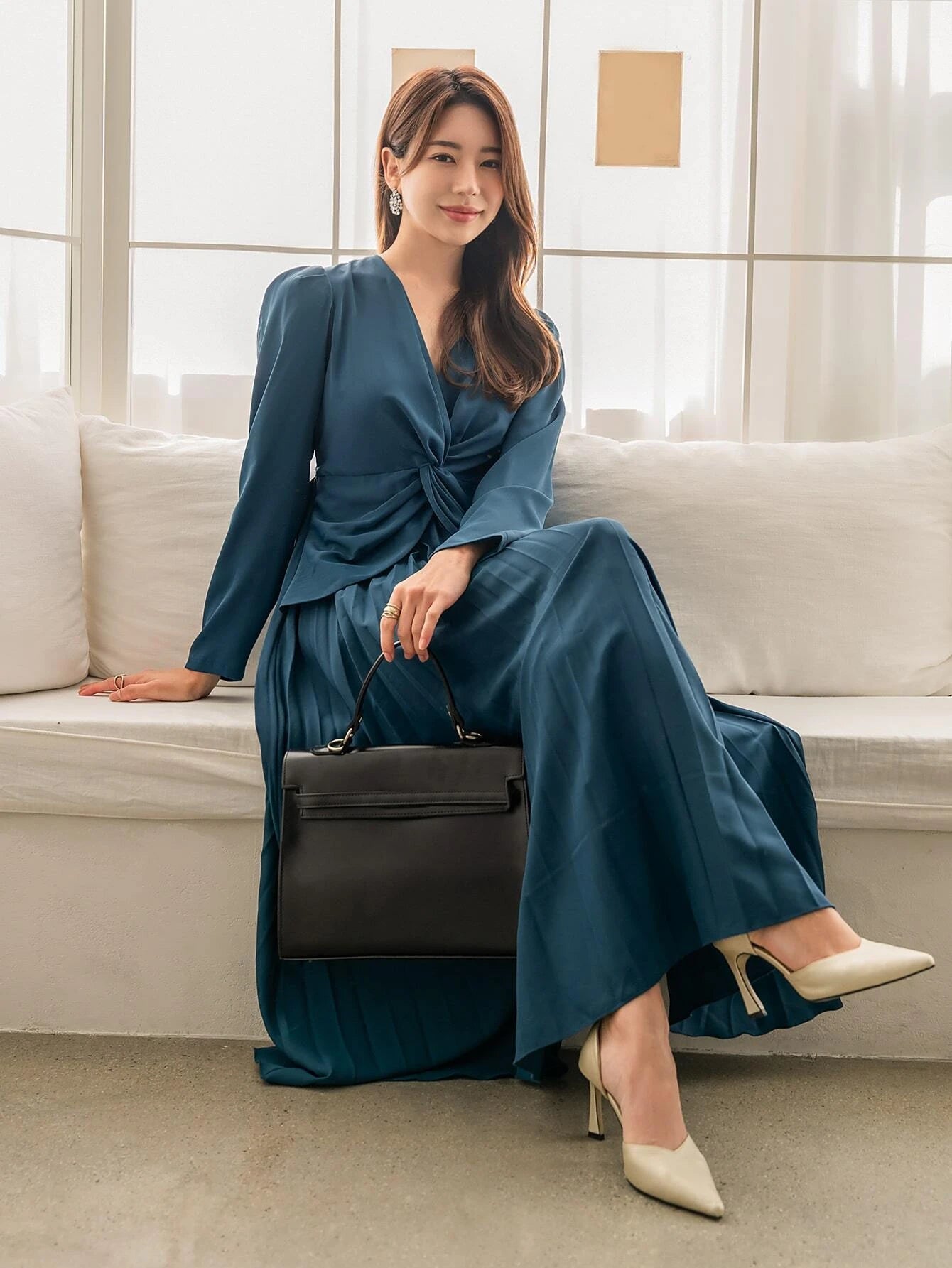 Modely Women'S Long Sleeve Dress with Pleated Hem and Waist Twist Detail