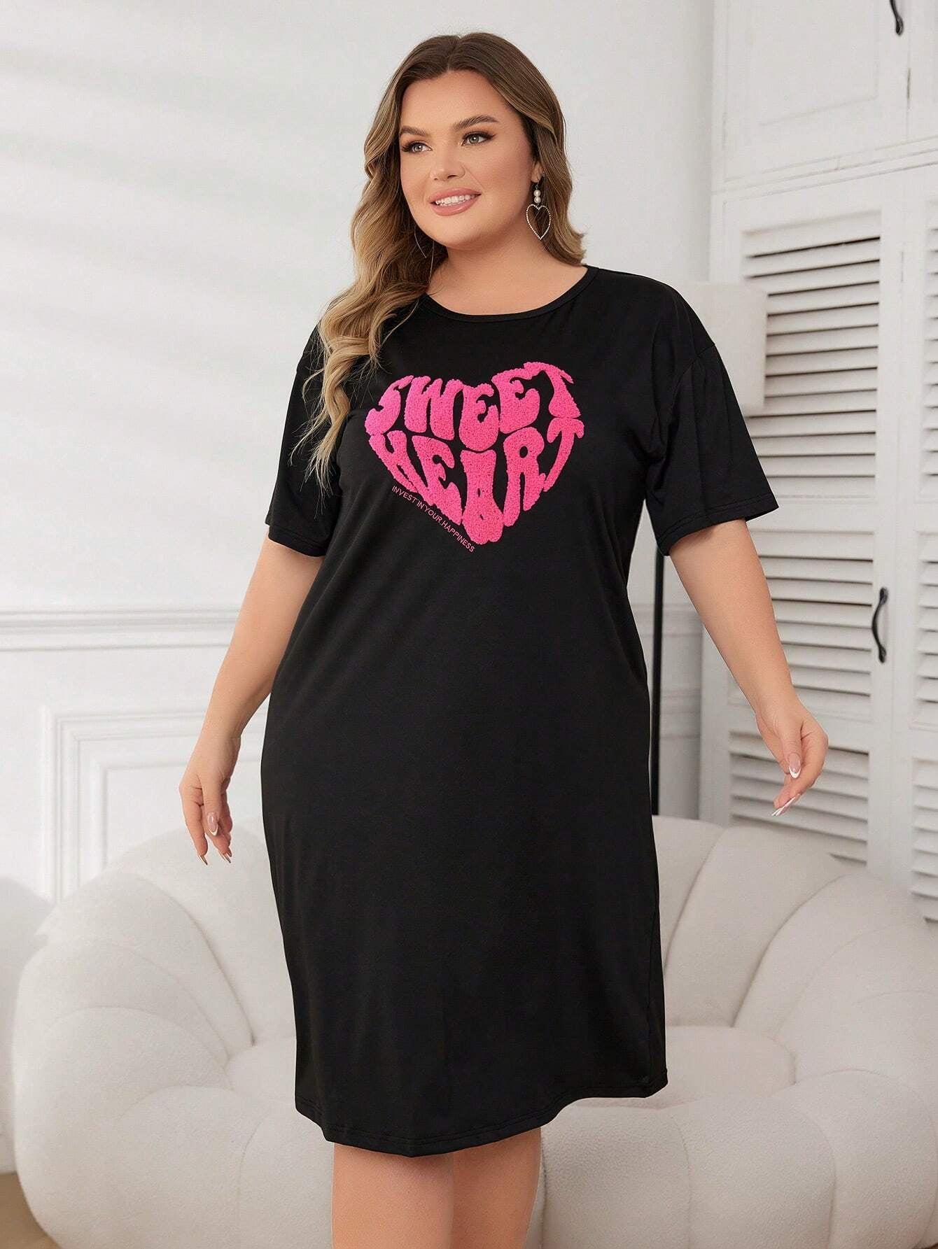 Plus Size Short Sleeve Letter & Heart Pattern Printed Casual Sleep Dress