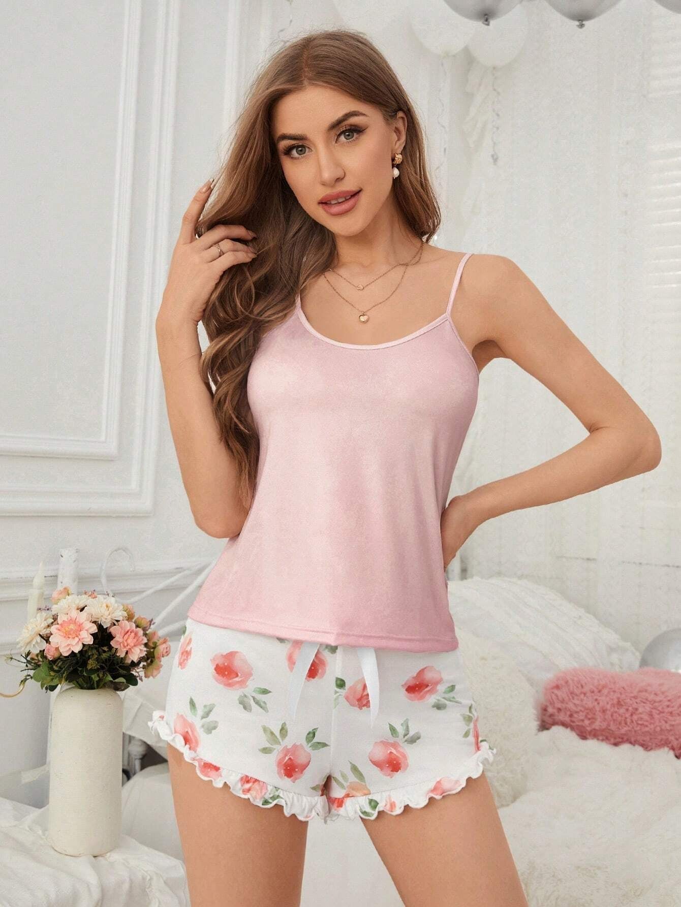 Solid Color Camisole Top and Flower Print Shorts Women'S Pajamas Set