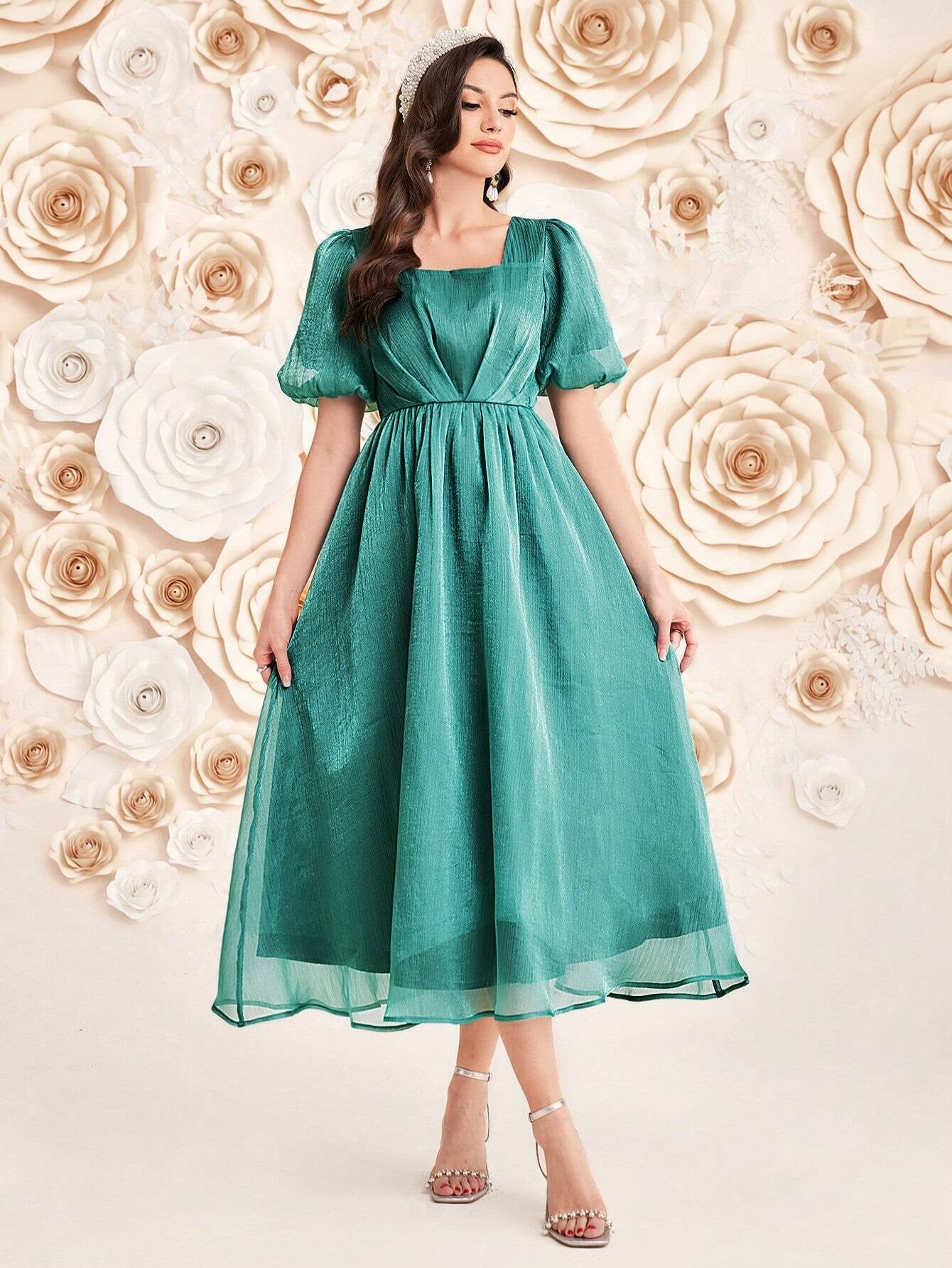 Modely Ladies' Solid Color Puff Sleeve Dress