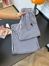 SHEIN GlowEve طقم نسائي قطعتين بنطلون مخطط وتيشيرت مطرز