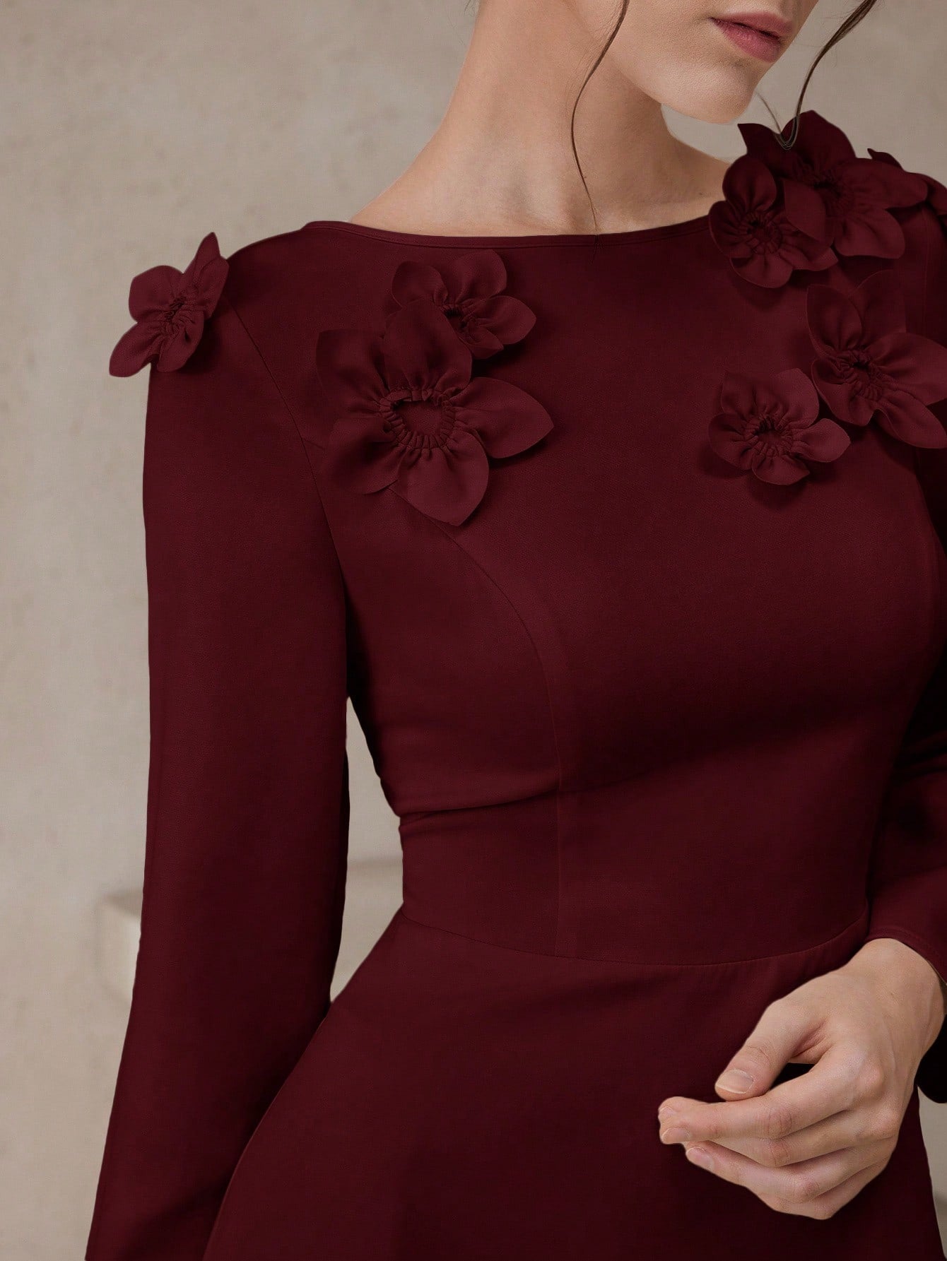 SHEIN Modelyn فستان طويل بلون عنابي بزخرفة زهرية ثلاثية الأبعاد