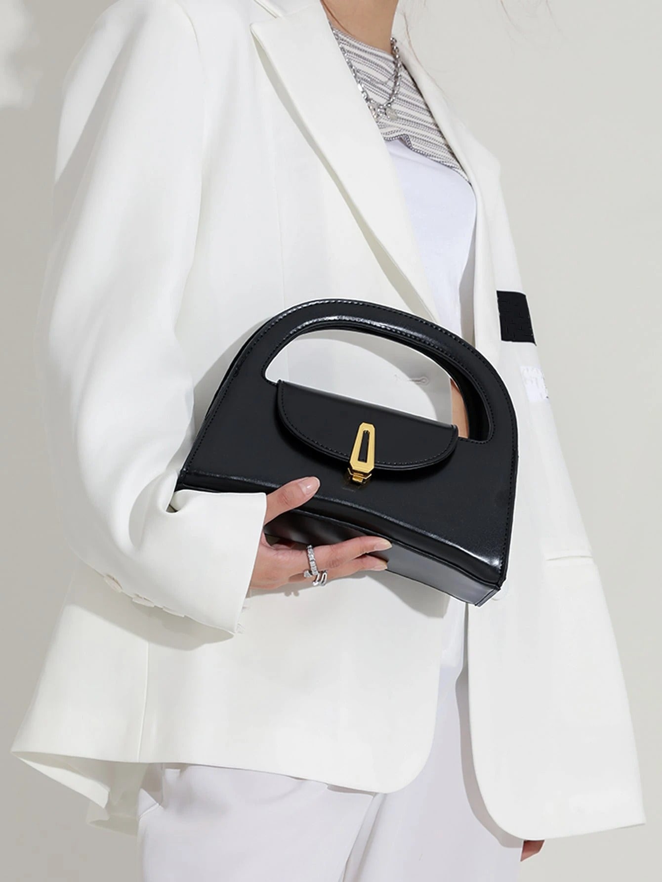 SHEIN حقيبة كتف صغيرة سوداء عصرية
