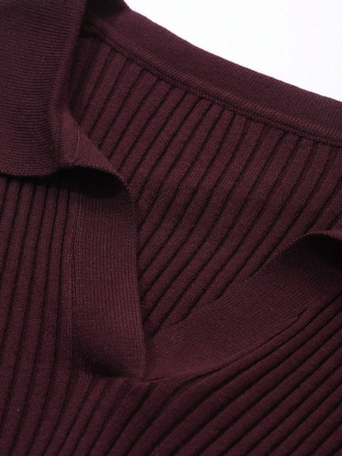 SHEIN كنزة صوفية عنابية ضيقة بياقة عالية لون عنابي