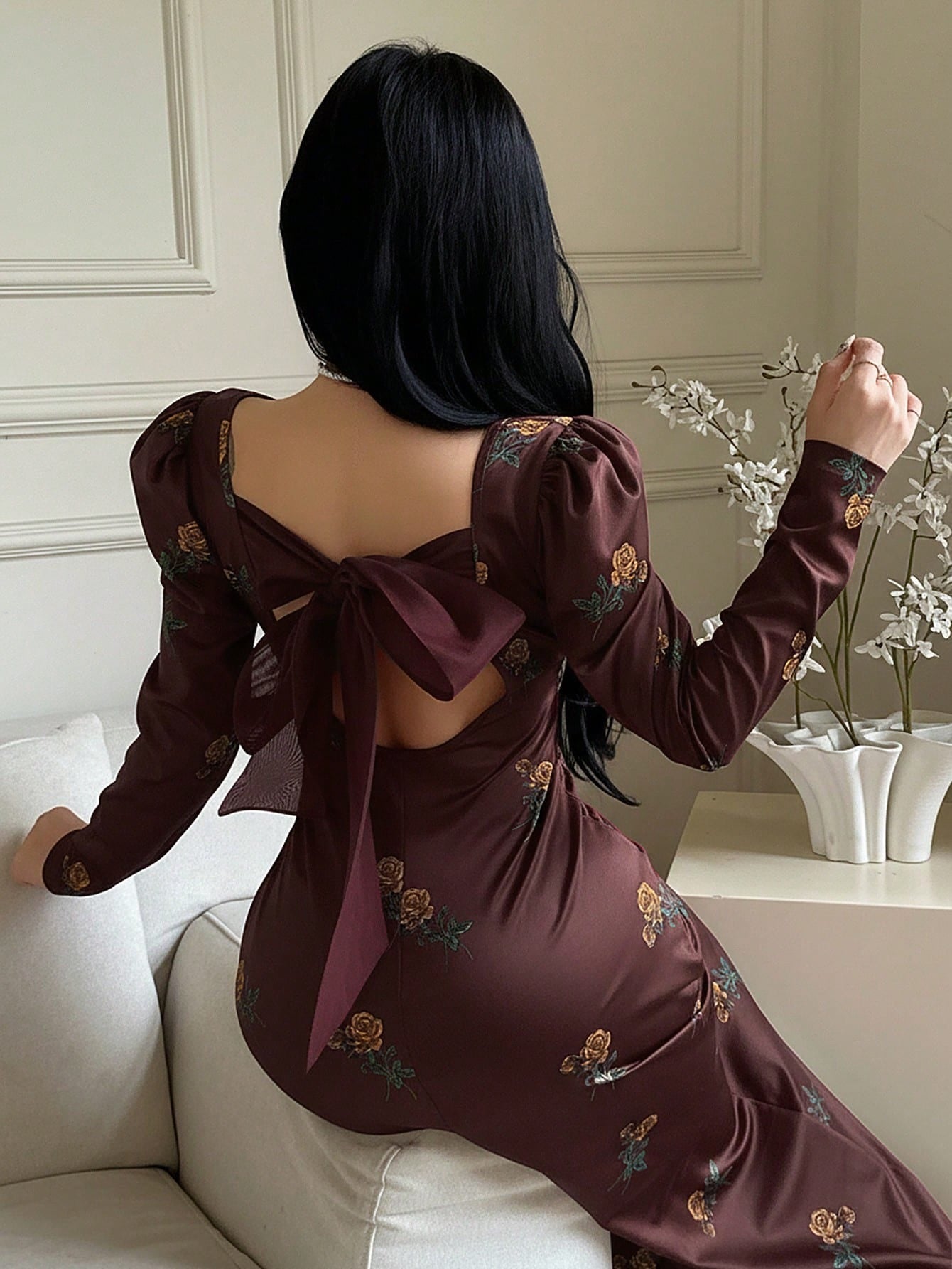 SHEIN Feyla فستان متوسط الطول مطبوع بزهور بأكمام منتفخة