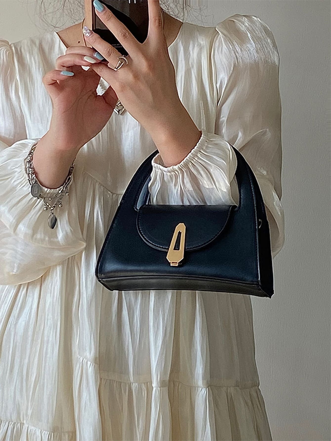 SHEIN حقيبة كتف صغيرة سوداء عصرية
