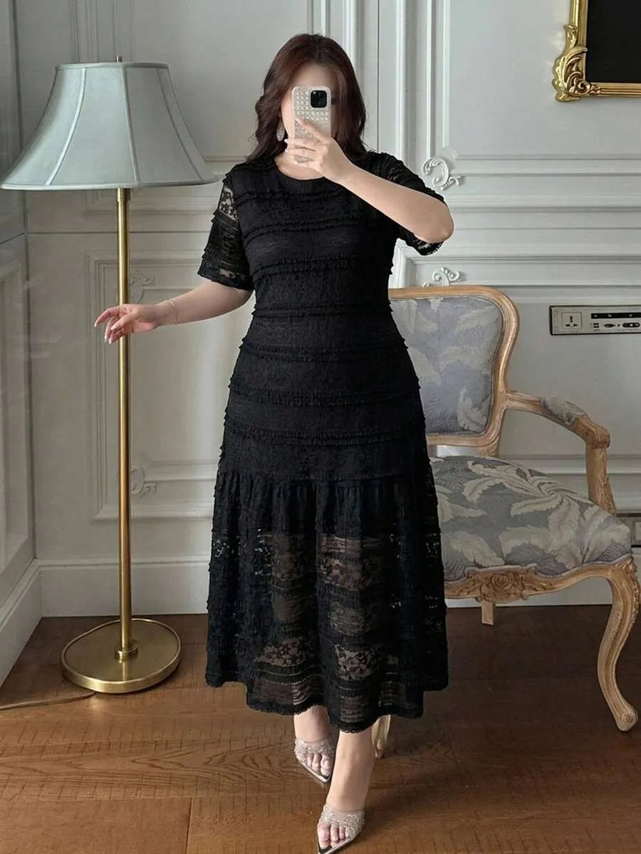 SHEIN Dazy Plus فستان نسائي طويل ضيق بياقة دائرية وأكمام قصيرة بلون أسود