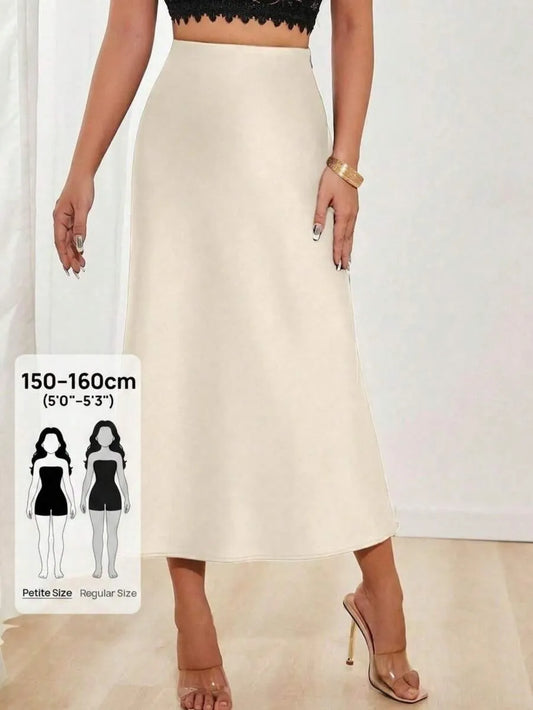 SHEIN PETITE تنورة ساتان سوداء أنيقة بخصر عالٍ وقصة ميدسي