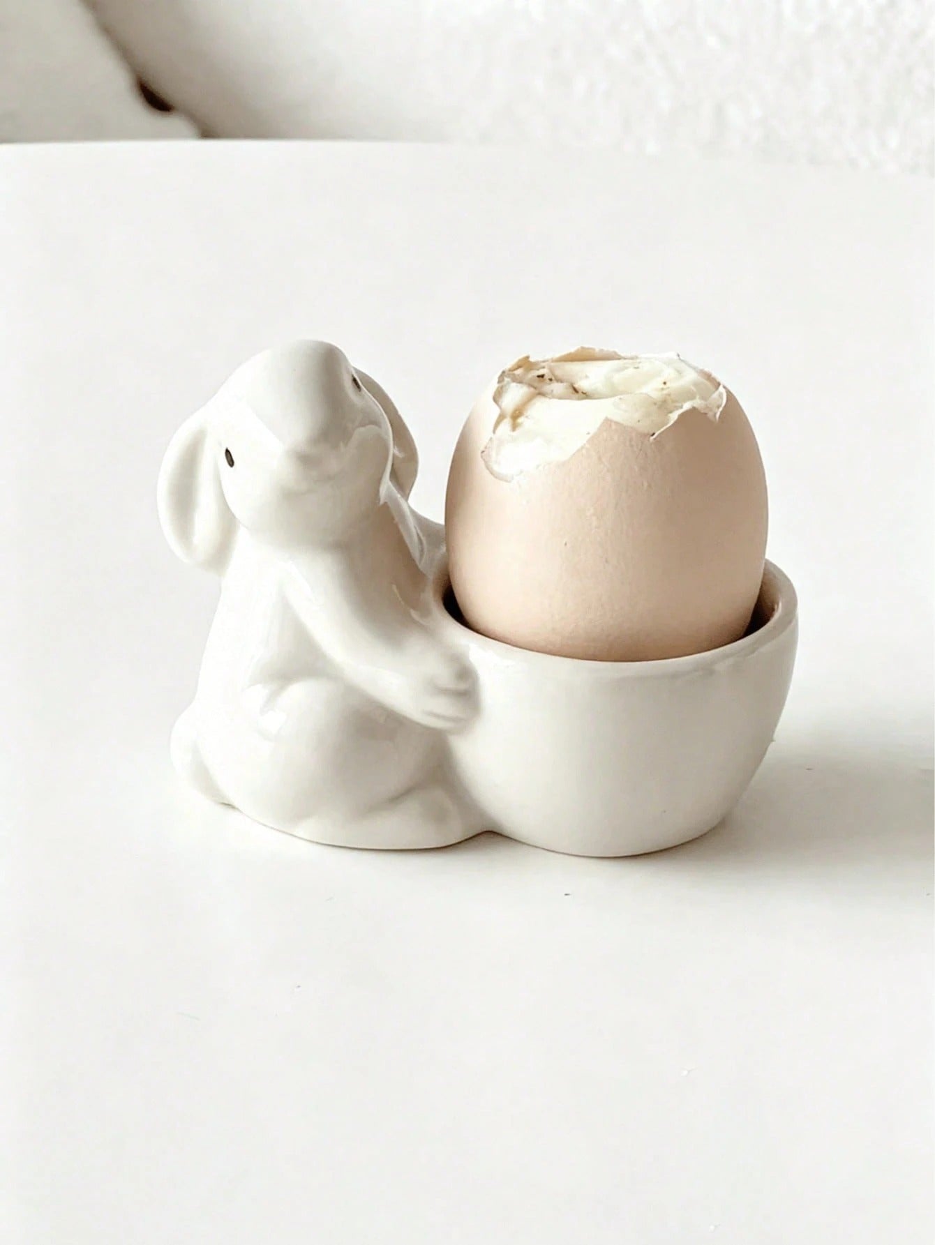 SHEIN كأس تخزين بيض بشكل أرنب من الراتنج للديكور المنزلي والمكتب