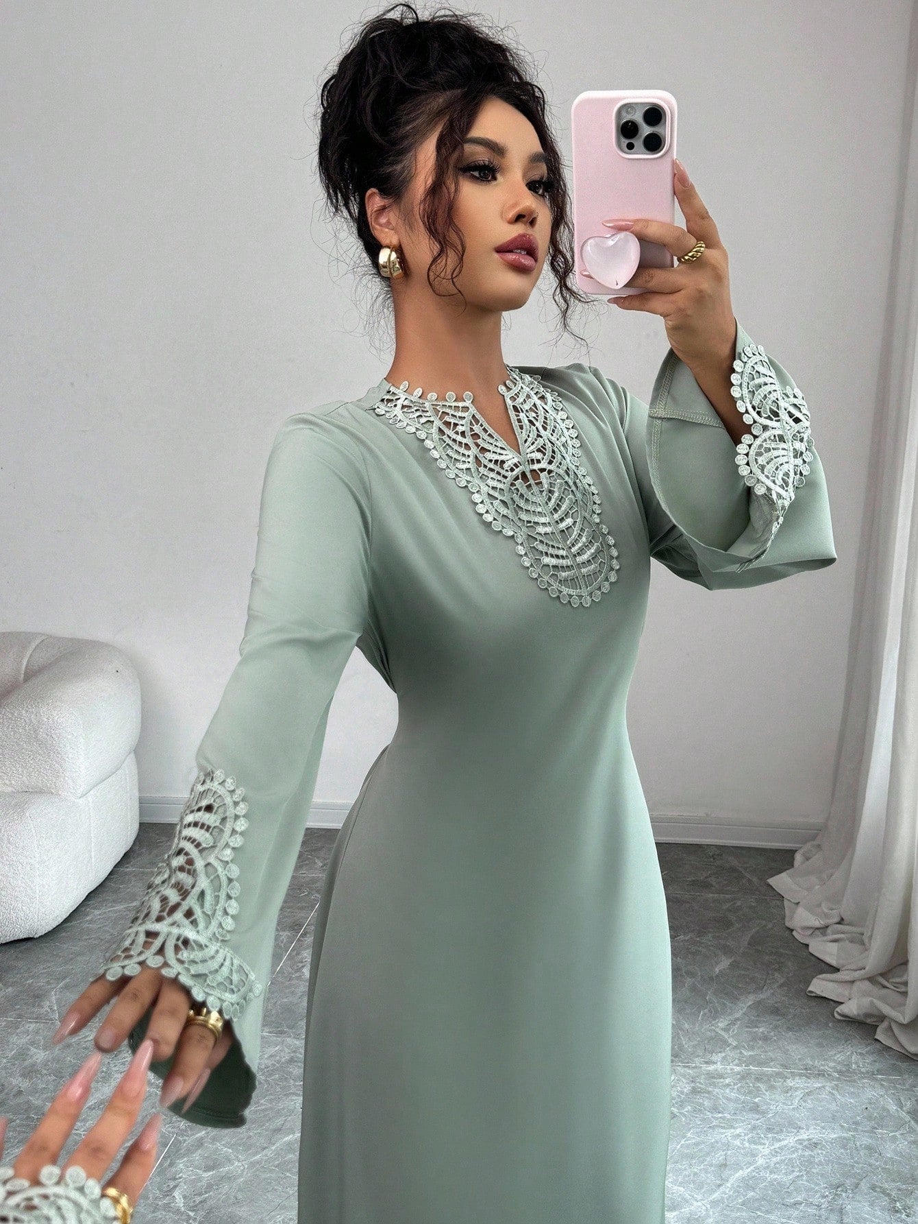 SHEIN Rafferiza رداء فضفاض بياقة V وكشكشة في الذيل وأكمام طويلة