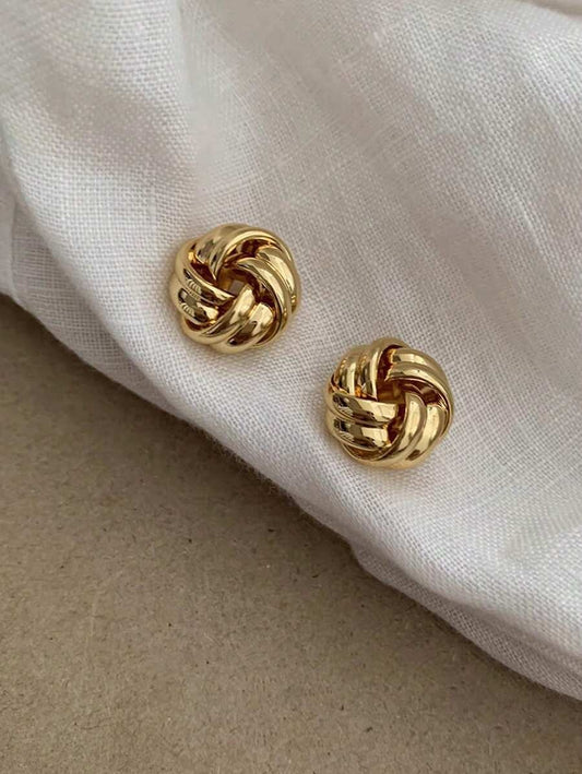 SHEIN زوج أقراط مضفرة خفيفة باللون الذهبي