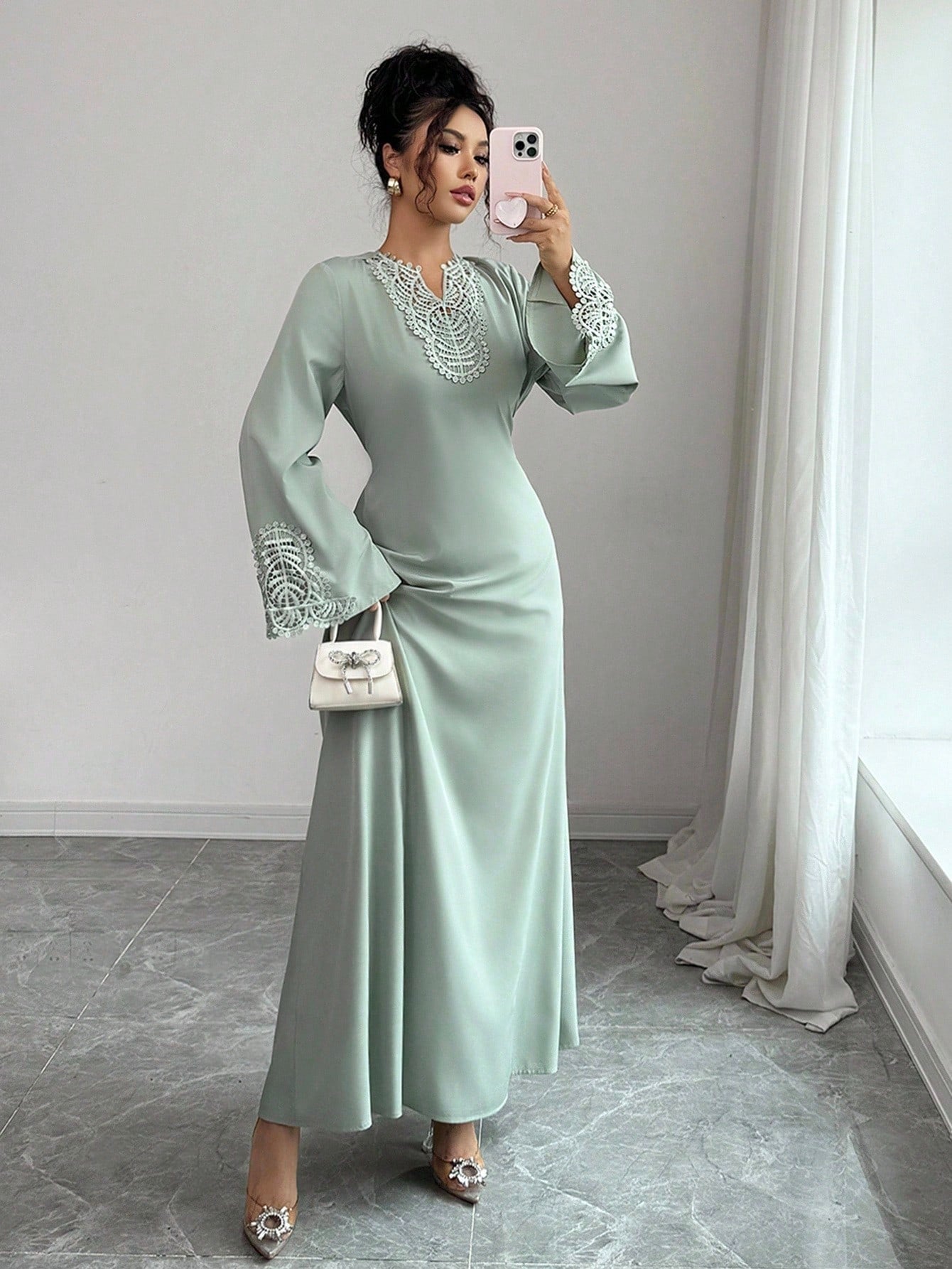 SHEIN Rafferiza رداء فضفاض بياقة V وكشكشة في الذيل وأكمام طويلة