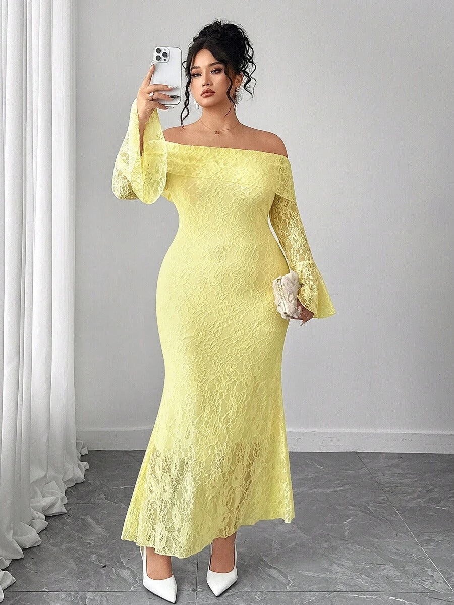 SHEIN Elenzga فستان طويل مكشوف الكتف مزين بالدانتيل والزهور بلون أصفر
