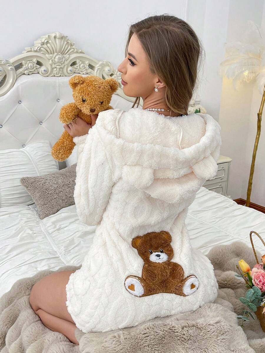SHEIN بذلة نوم نسائية مخملية بتطريز دب