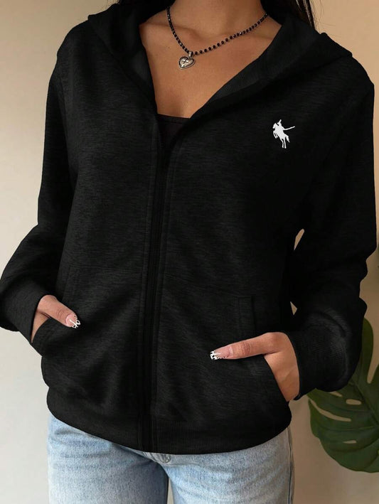 SHEIN EZwear هودي أسود مطبوع بطبعة فارس مع كابوشون