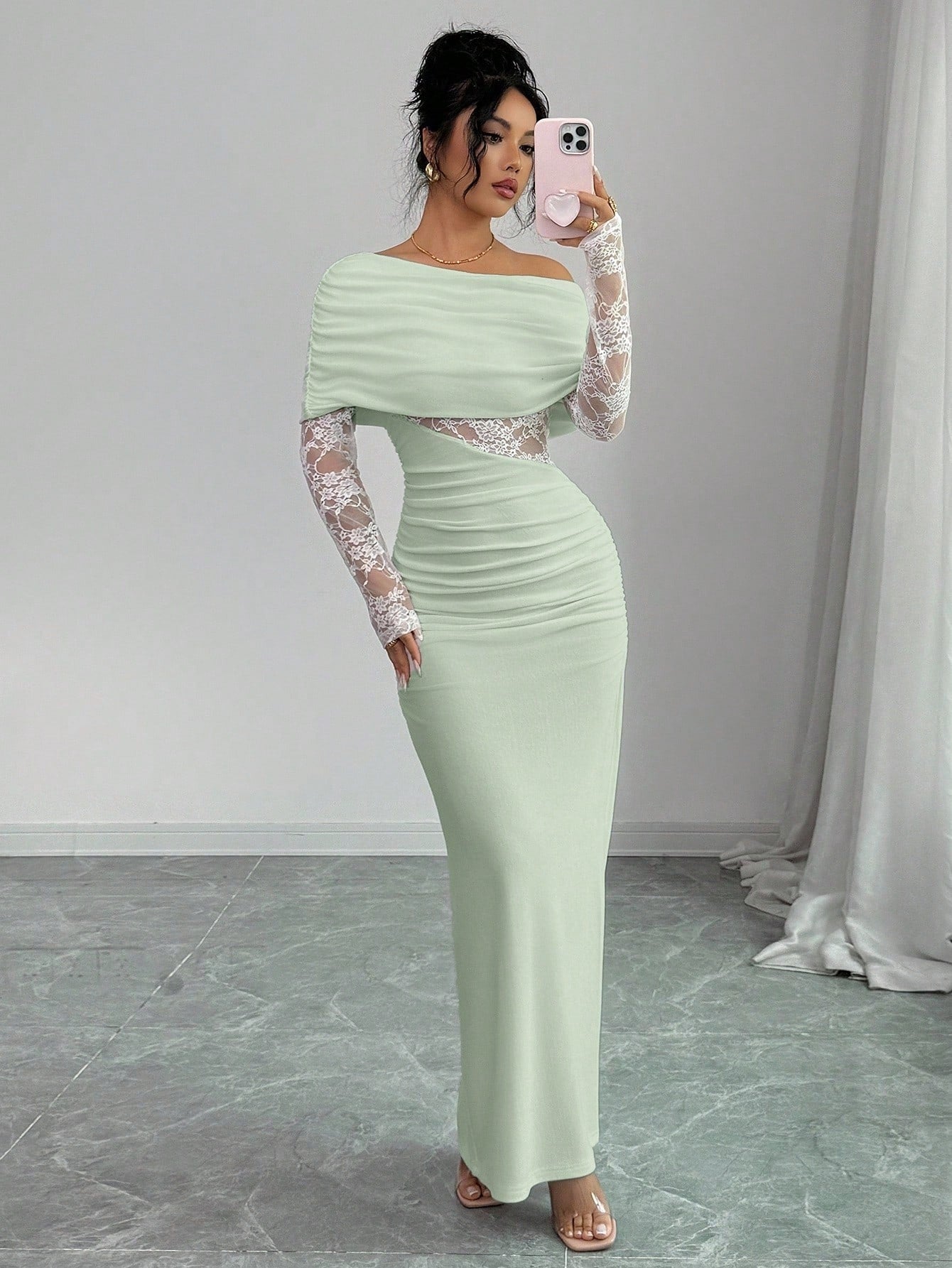 SHEIN Rafferiza فستان أبيض طويل الأكمام بدانتيل وكشكشة عند الرقبة غير المتماثلة