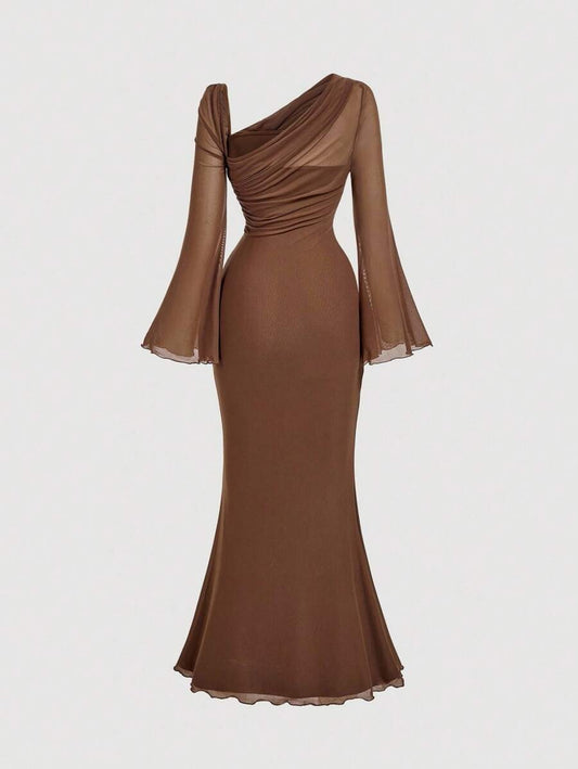 SHEIN MOD فستان  بني بأكمام واسعة
