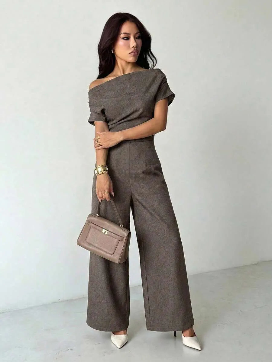 SHEIN PETITE طقم نسائي من قطعتين: بلوزة بياقة قارب واسعة وبنطال واسع الساق