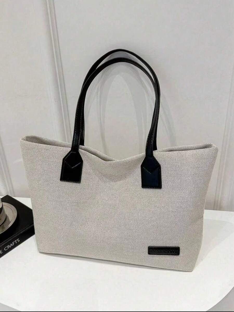 SHEIN حقيبة كتف واسعة وخفيفة بلون رمادي