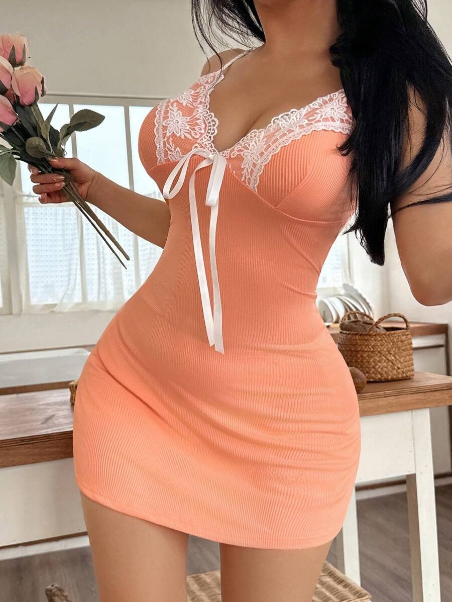 SHEIN Snug Zone قميص نوم مثير بشريط دانتيل بلونين متباينين
