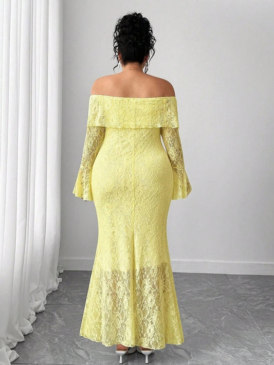 SHEIN Elenzga فستان طويل مكشوف الكتف مزين بالدانتيل والزهور بلون أصفر