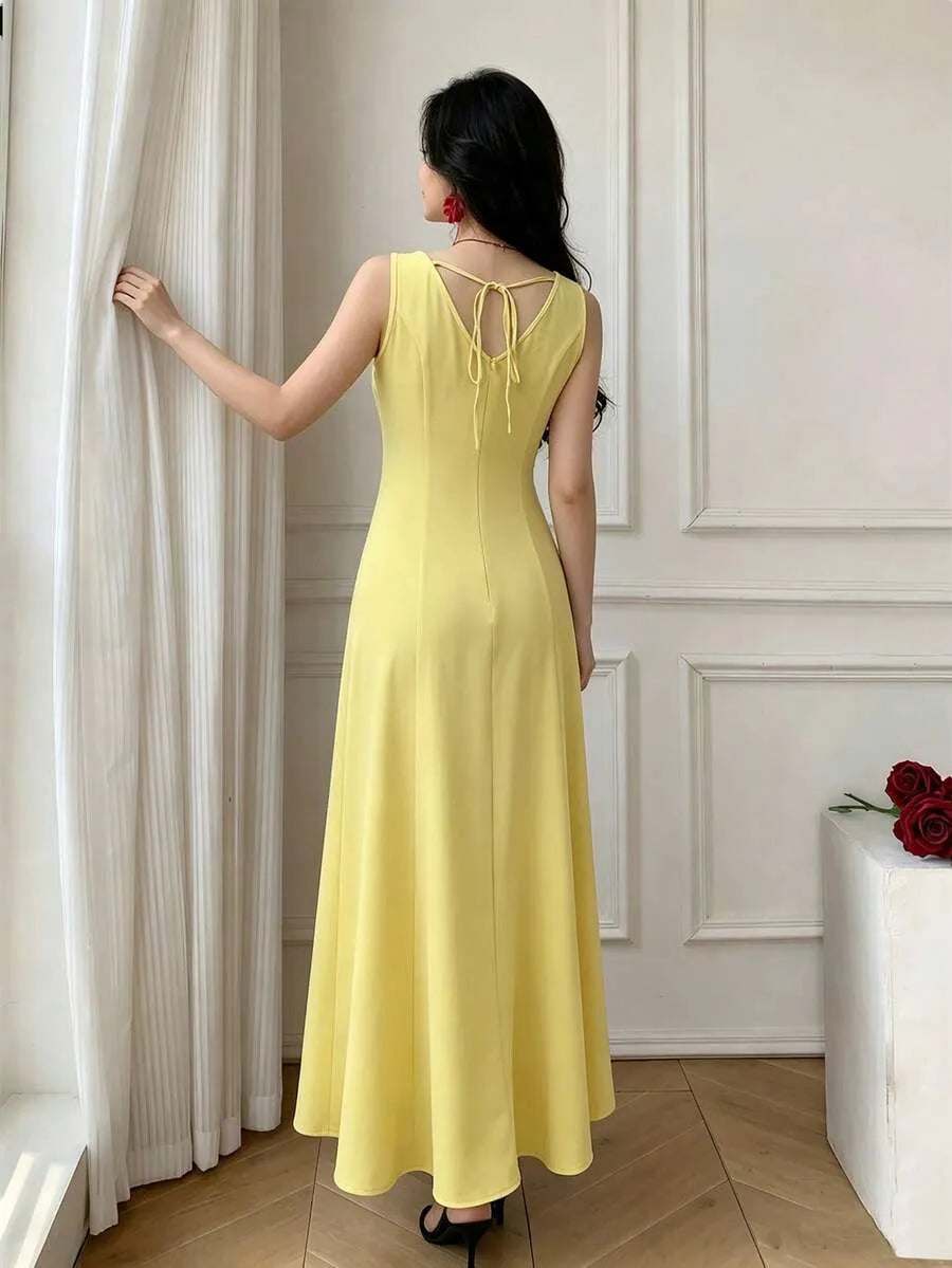 SHEIN Celisse فستان ميدي فرنسي بدون أكمام بفتحة وتحديد خصر