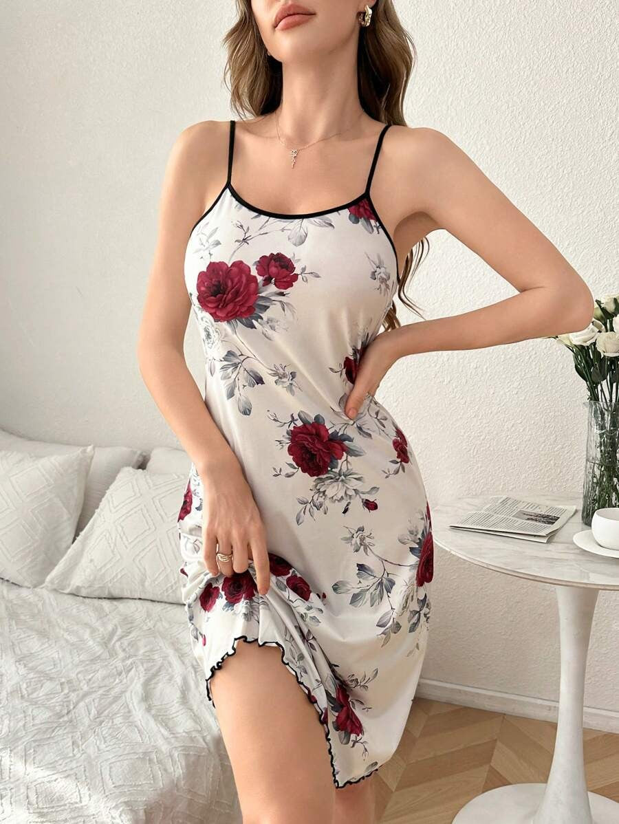 SHEIN فستان نوم أنيق ومريح مزخرف بنقشة زهور