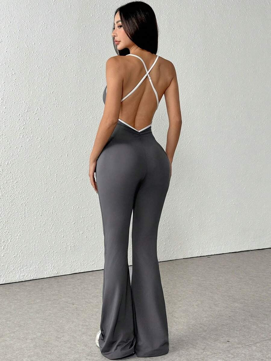 SHEIN بدلة رياضية قصيرة بدون أكمام وظهر مكشوف
