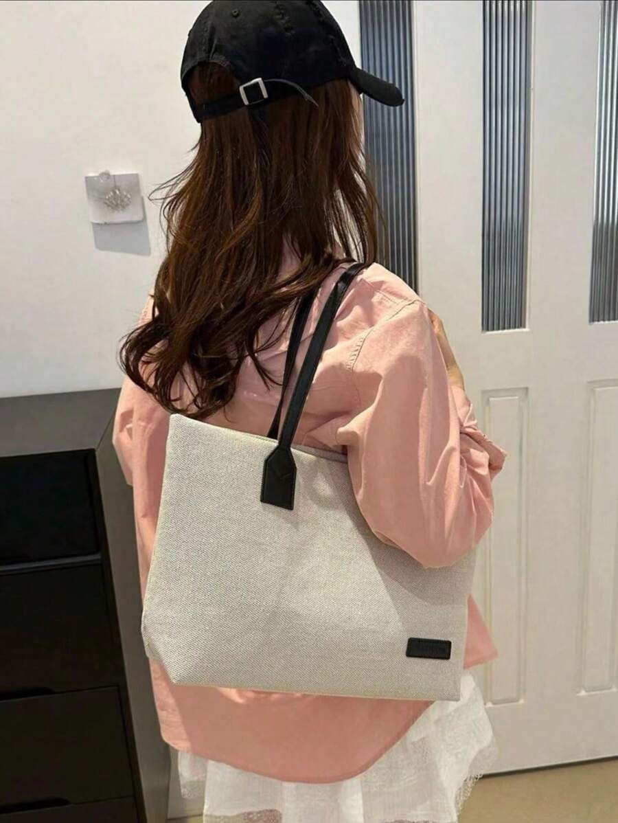 SHEIN حقيبة كتف واسعة وخفيفة بلون رمادي