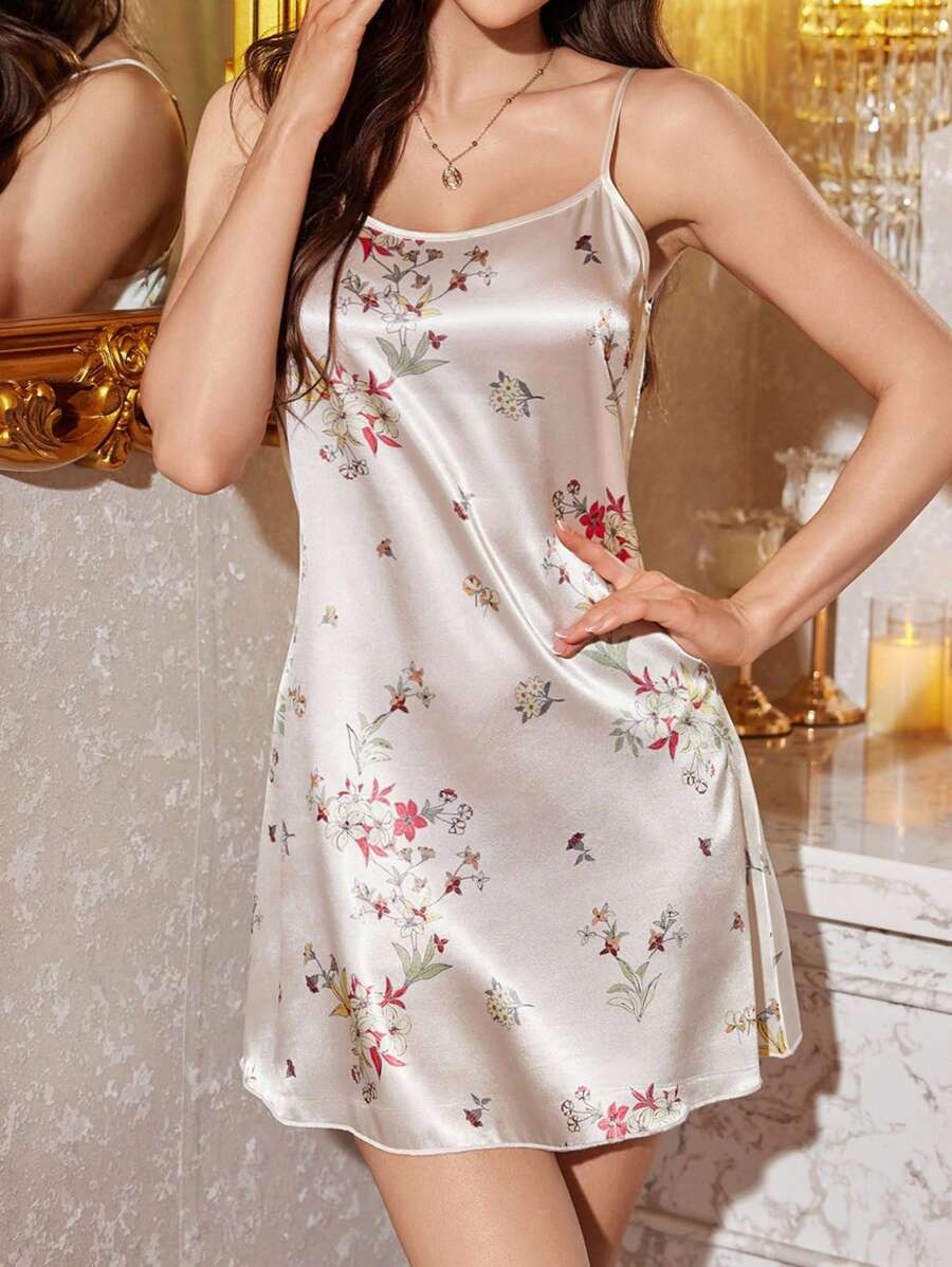 SHEIN فستان نوم ساتان بنقشة زهور لون مشمشي