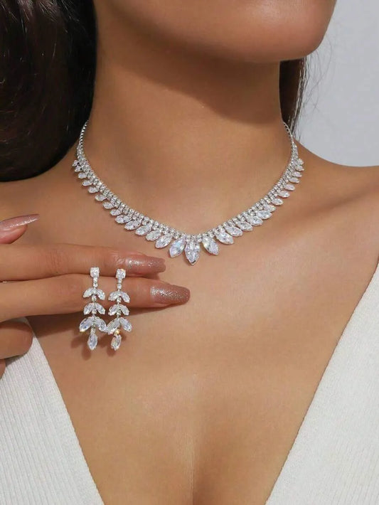 SHEIN طقم قلادة وأقراط مرصعة بالراين قطعتين