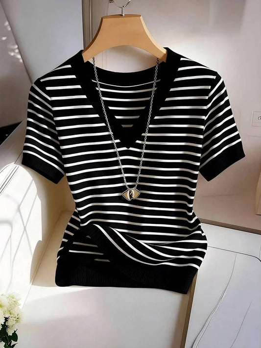 SHEIN V تي شيرت نسائي مخطط بأكمام قصيرة وياقة