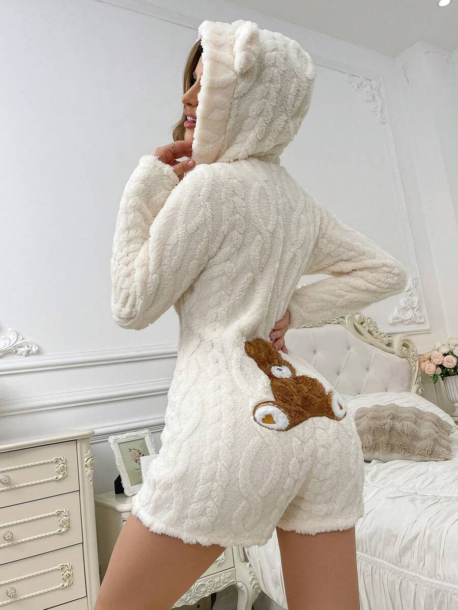 SHEIN بذلة نوم نسائية مخملية بتطريز دب