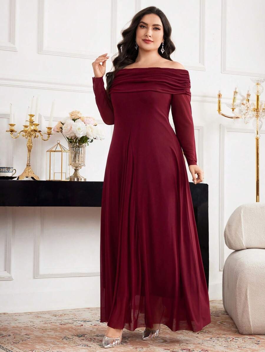SHEIN Modelyn فستان طويل عنابي بأكتاف مكشوفة