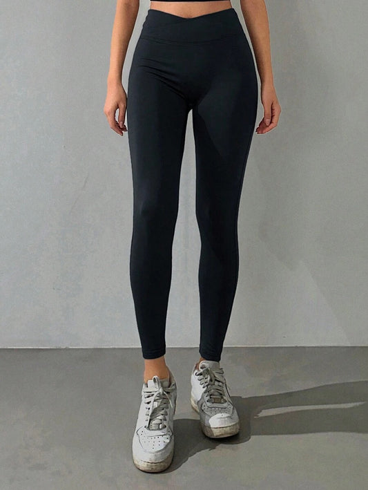 SHEIN سروال رياضي ضيق بخصر عالي لون أسود