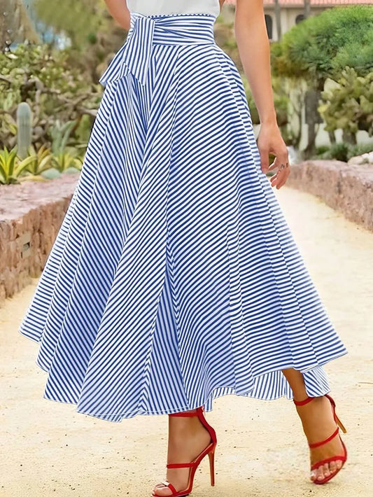 SHEIN تنورة ماكسي مخططة فضفاضة بقصة A-Line مع حزام خصر مربط