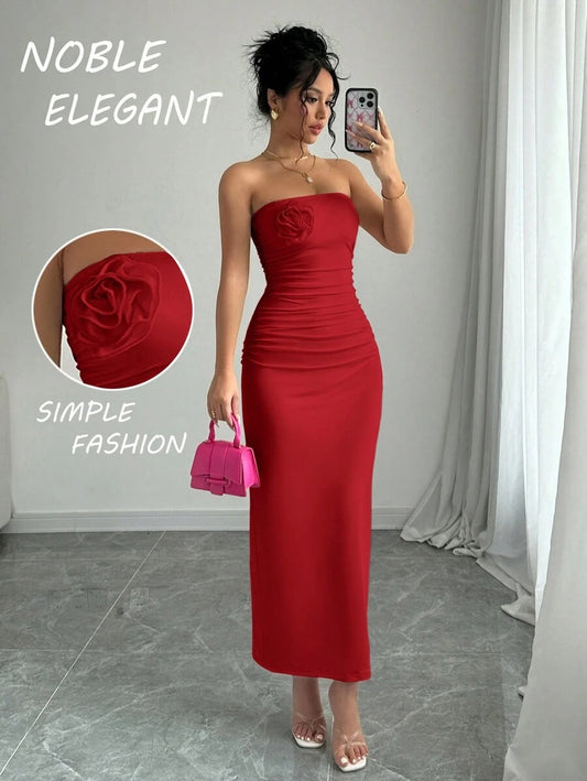 SHEIN Elenzga  فستان أحمر بدون حمالات وشكل وردة بارزة