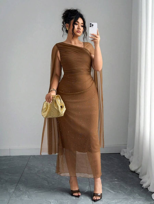 SHEIN Elenzga فستان أنيق وطويل بني مطوي