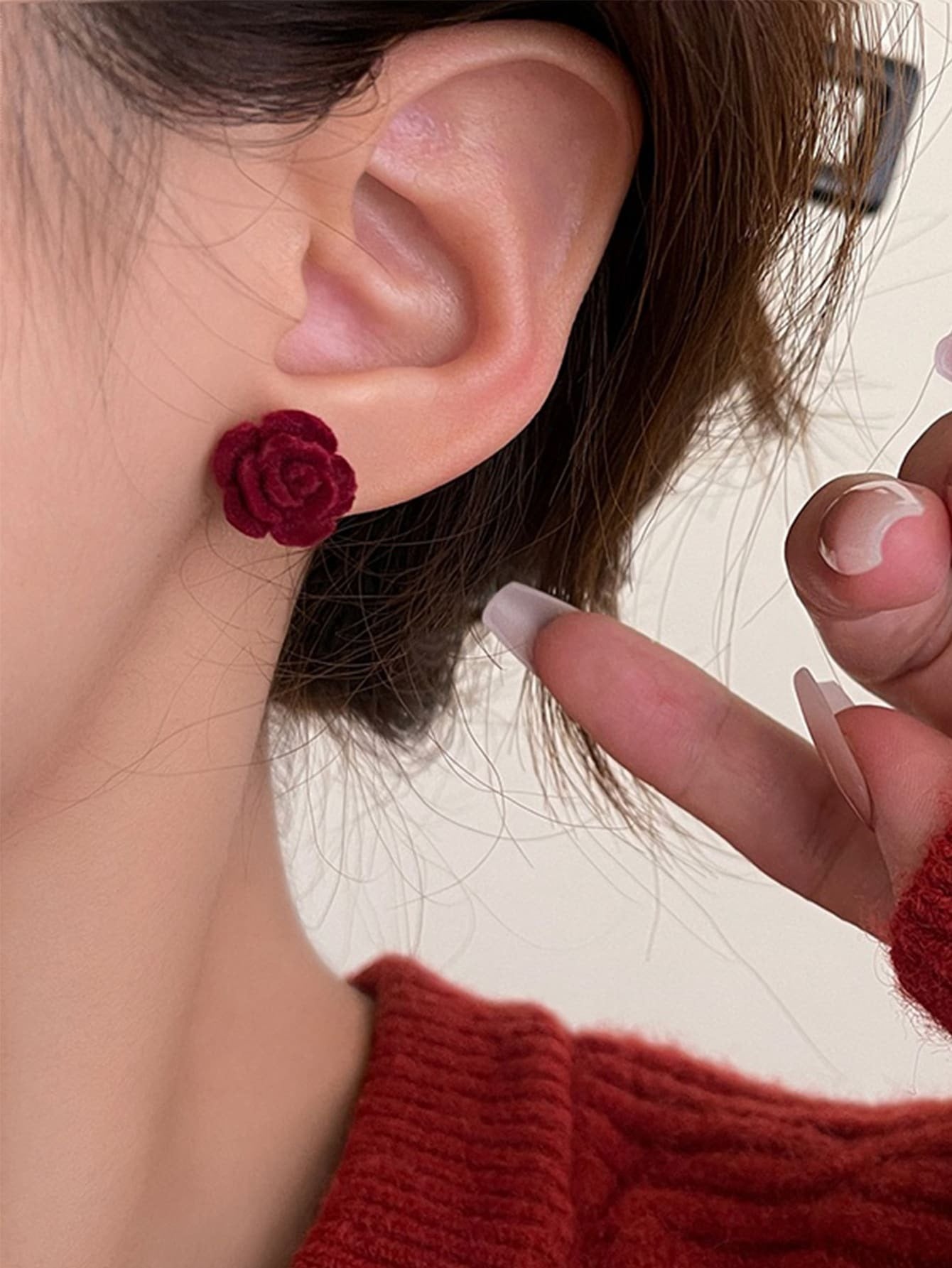 SHEIN زوج أقراط أحمر دبابيس ناعمة