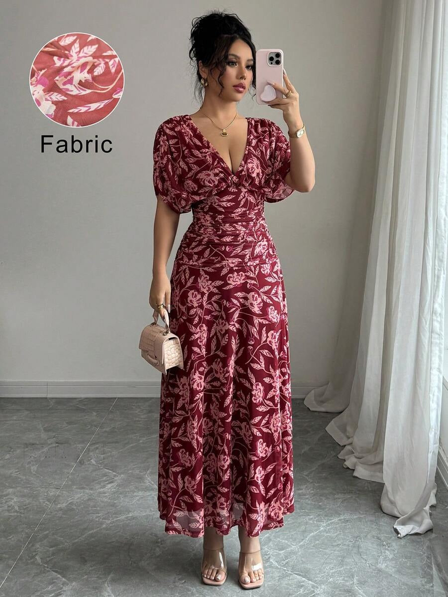 SHEIN Elenzga فستان بطبعة رخام وياقة وأكمام واسعة لون عنابي