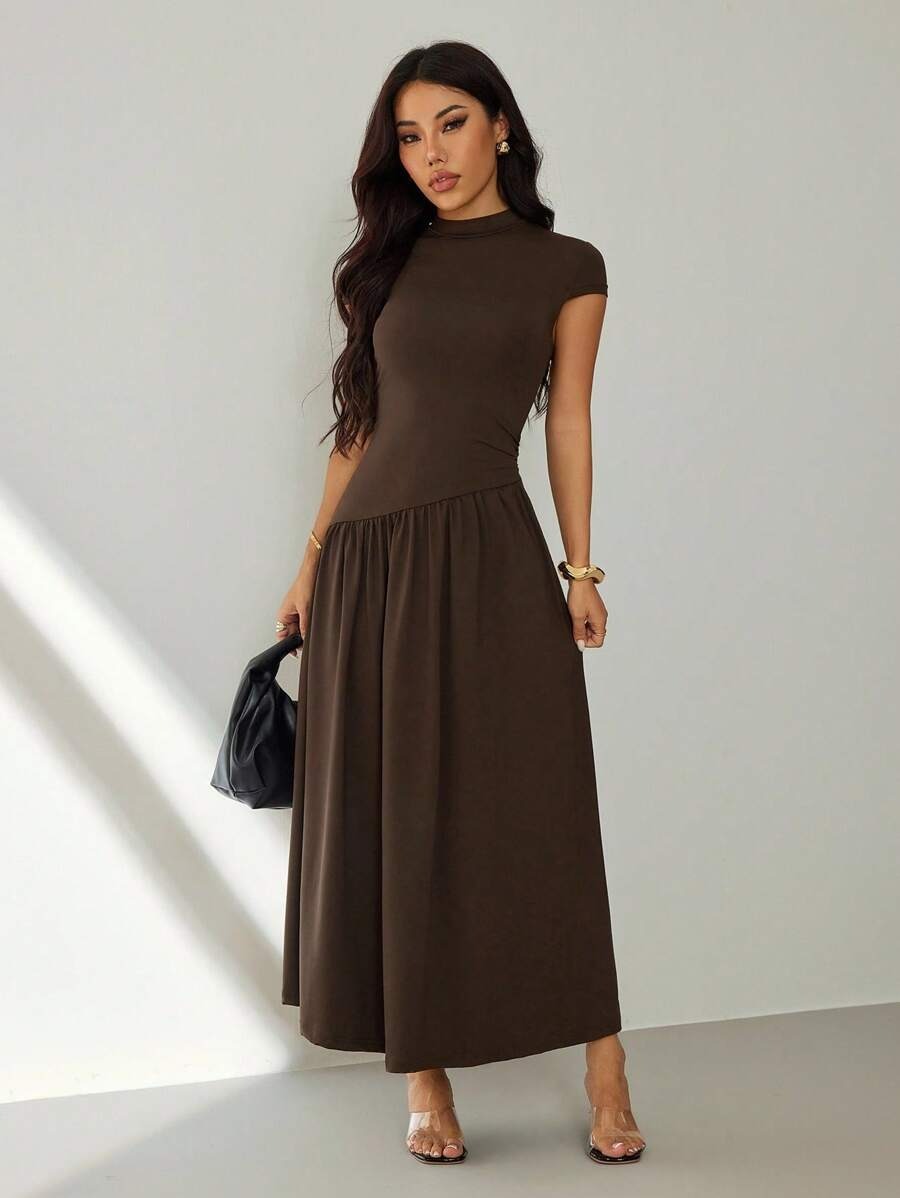 SHEIN PETITE فستان ماكسي بلون بني