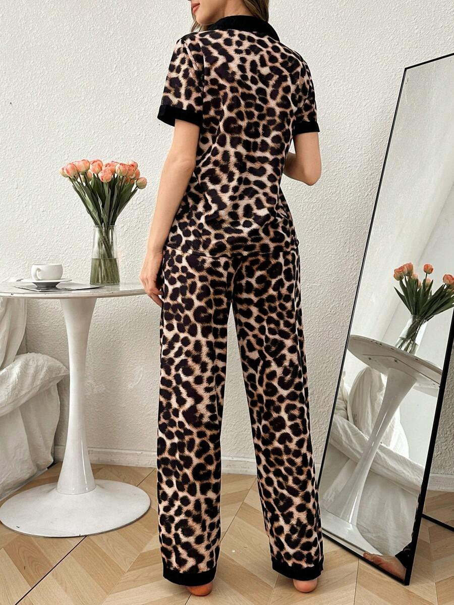 SHEIN طقم بيجامة بطباعة نمر