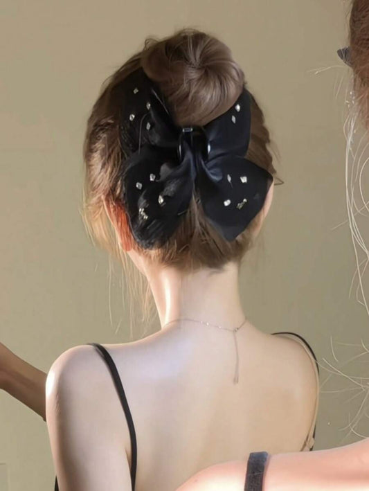 SHEIN مشبك شعر فراشة من الشبك