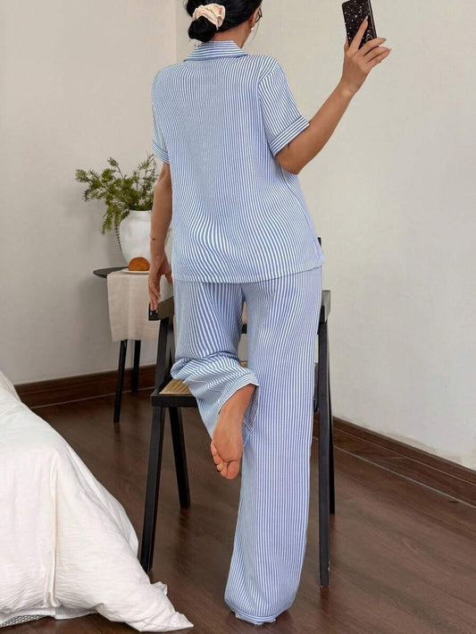 SHEIN Dream Adore طقم بيجامة قطعتين بلون أزرق