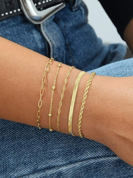 SHEIN مجموعة أساور أنيقة مكوّنة من 5 قطع بتصميمات مختلفة