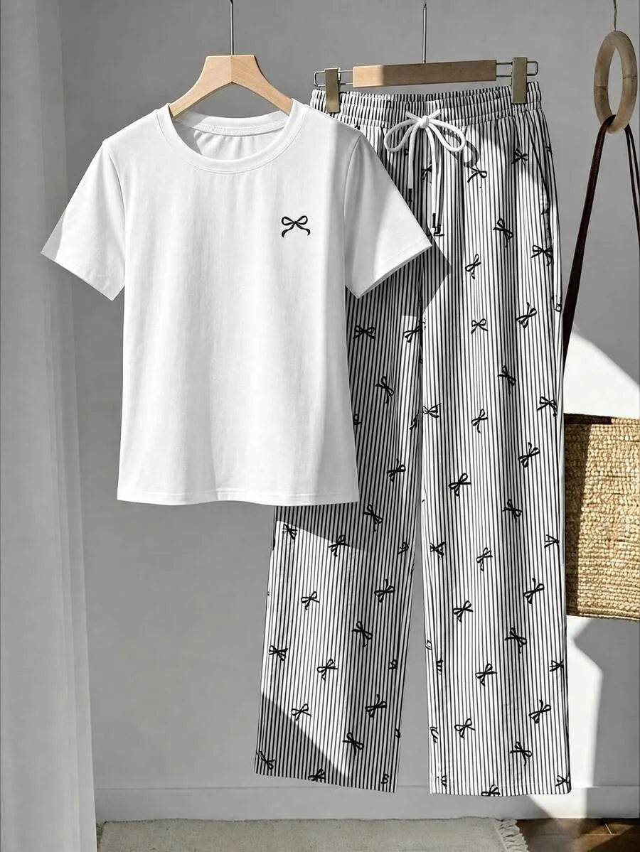 SHEIN Comfortcana طقم نسائي كاجوال بقميص مطرز بفيونكة وبنطال مخطط بطبعة الفيونكات
