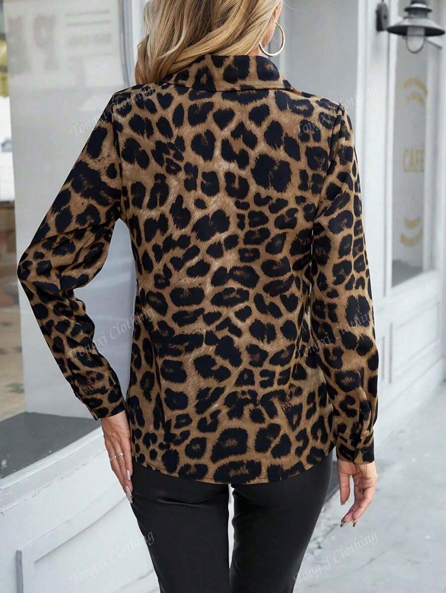 SHEIN بلوزة نسائية بطبعة نمر وياقة كلاسي بتصميم كاجوال أنيق