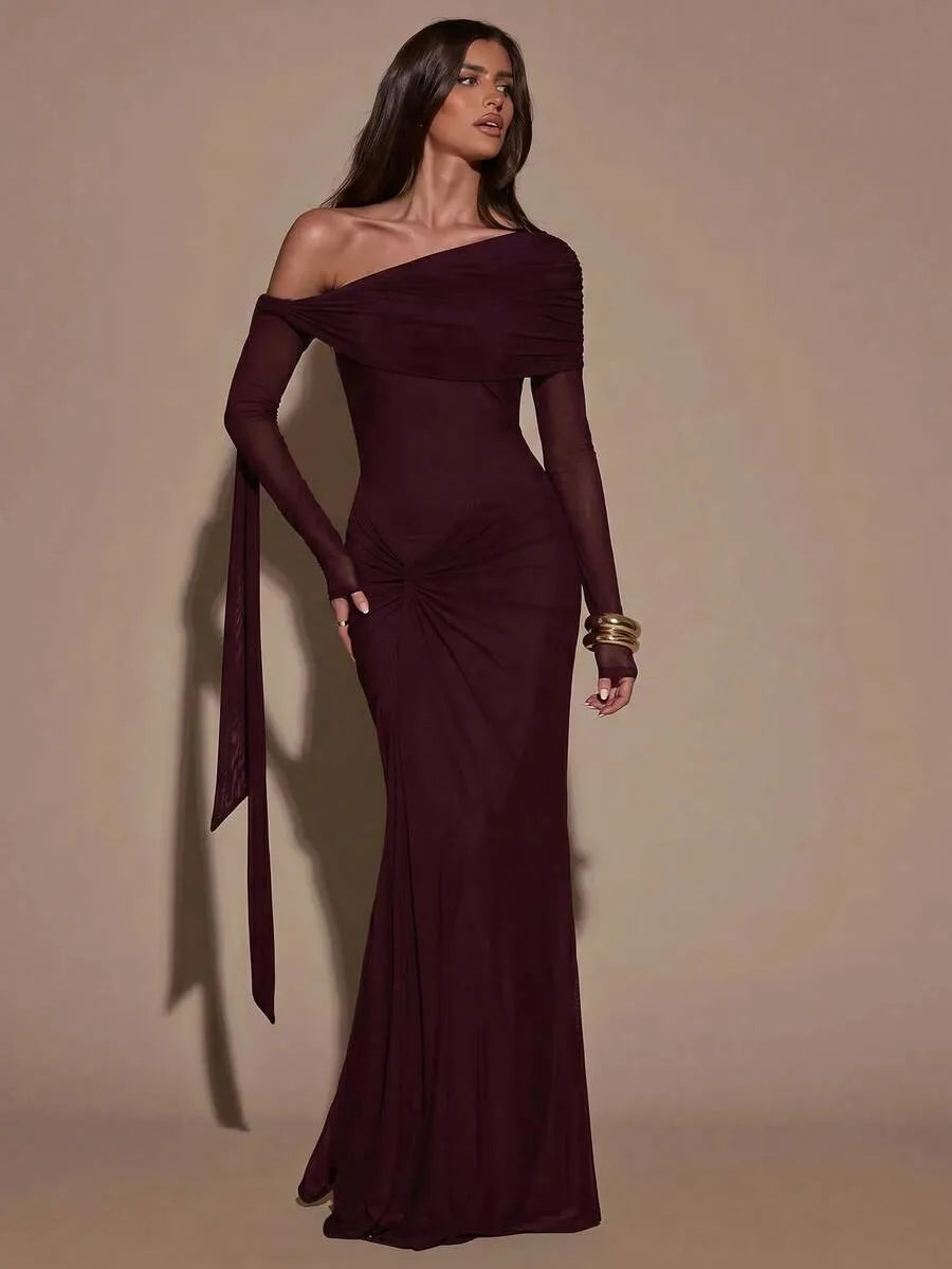 SHEIN BAE فستان نسائي عنابي سادة بكتف واحد وأكمام طويلة بتصميم حورية البحر