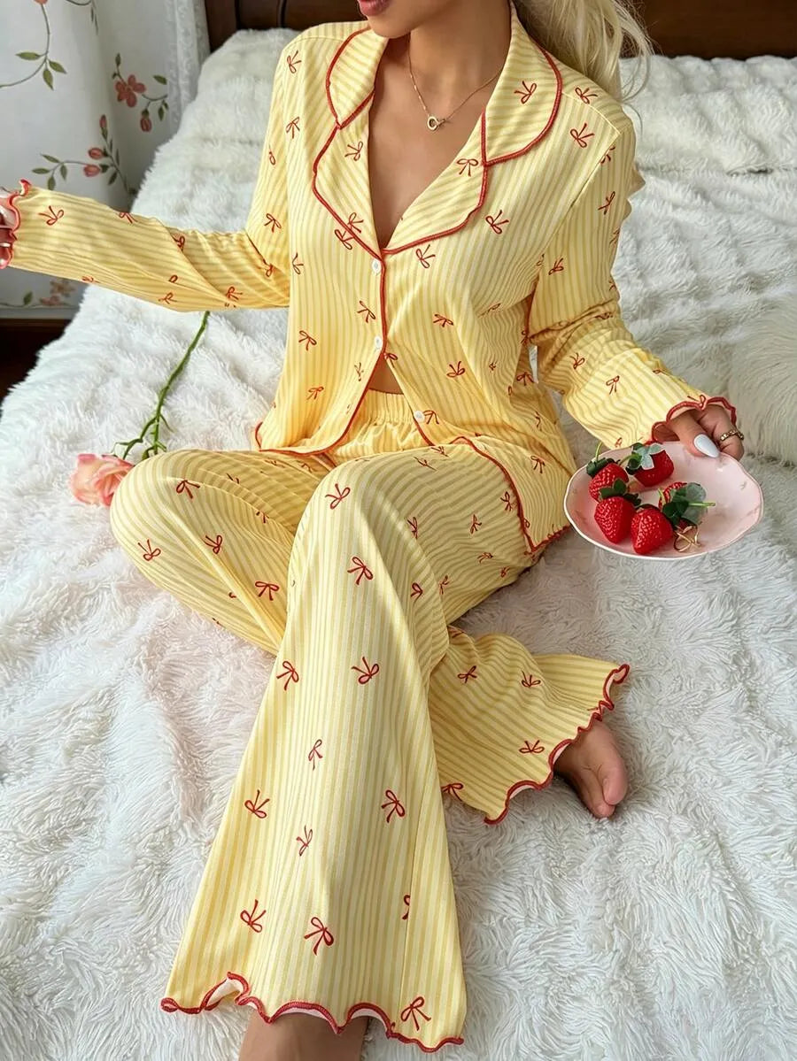 SHEIN CottageSlumber طقم بيجامة قطعتين مخطط بفيونكة وأكمام طويلة بلون أصفر
