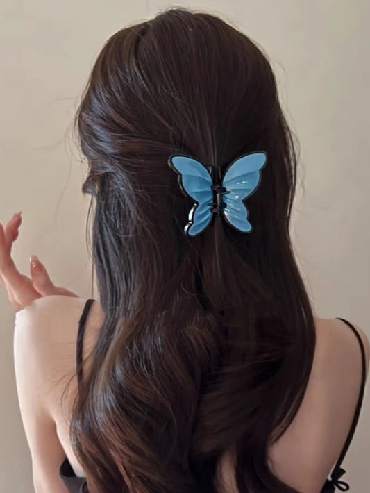 SHEIN مشبك شعر أنيق بشكل فراشة